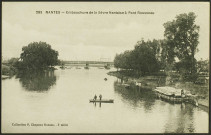 Pont-Rousseau. - Le confluent de la Loire et de la Sèvre et le pont ferroviaire en arrière-plan.