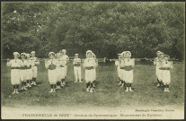 La Fraternelle de Rezé, section de gymnastique. - Groupe d'enfant en uniforme avec des xylofers.