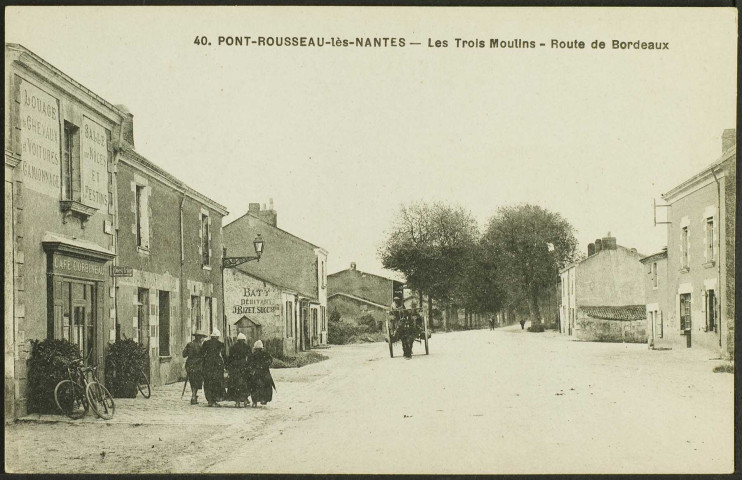 Les Trois-Moulins. - La route en direction de Bordeaux.