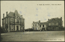 Le bourg. - La place de la mairie.