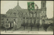 Le bourg. - La place de la mairie, l'école et l'église Saint-Pierre.