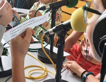 Enregistrement du podcast, photographie en couleur