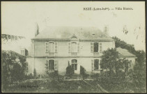 Le bourg. - Villa Bianca, vue de l'extérieur.