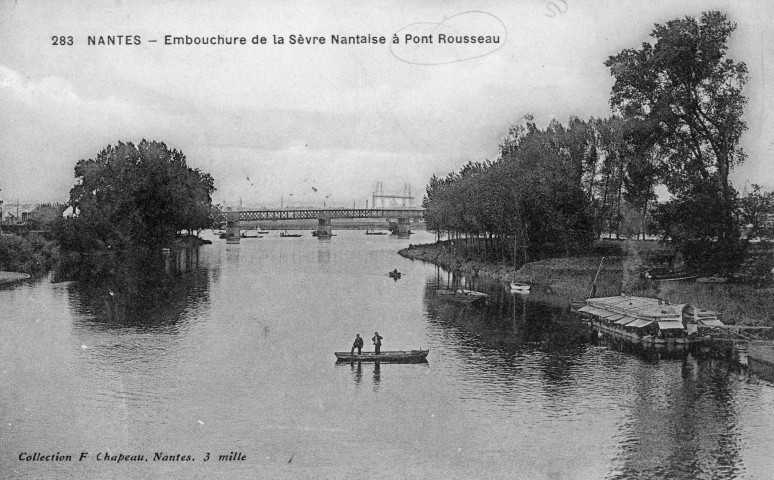 Pont-Rousseau. - Le confluent de la Loire et de la Sèvre et le pont ferroviaire en arrière-plan.