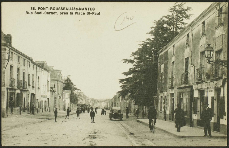 Pont-Rousseau. - Rue Sadi-Carnot, de la place Saint-Paul vers le nord.