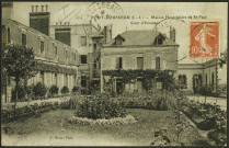 Pont-Rousseau. - La maison hospitalière Saint-Paul, vue de la cour d'honneur.