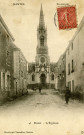 Le bourg. - L'église Saint-Pierre.