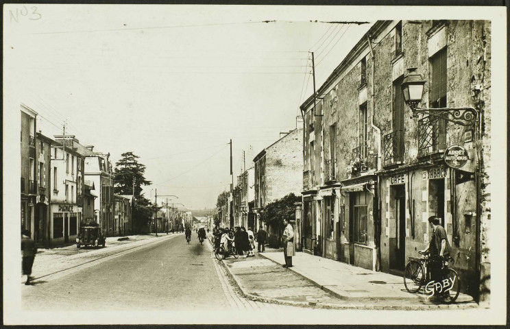 Pont-Rousseau. - Rue Sadi-Carnot, de la place Saint-Paul vers le nord.