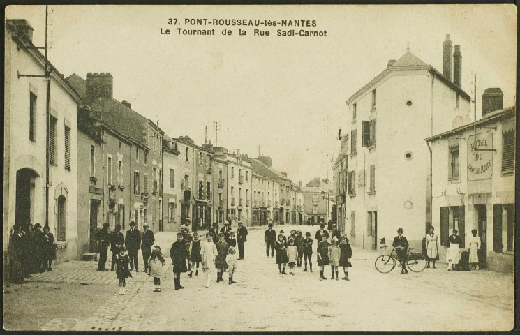 Pont-Rousseau. - La rue Sadi Carnot vers le nord.