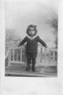Enfant : 2 photographie sepia.