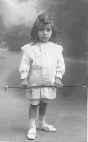 Enfant : 2 photographie sepia.