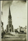 Pont-Rousseau. - L'église Saint-Paul et le monument aux morts sur la place.