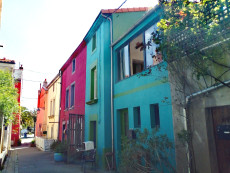 Alignement de maisons colorées de Trentemoult, photographie en couleur