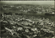 Trentemoult. - Vue aérienne du quartier, de la Loire et de Chantenay en arrière-plan.