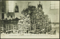 Pont-Rousseau. - L'église Saint-Paul, vue des barricades à l'intérieur le jour de l'inventaire en 1906.