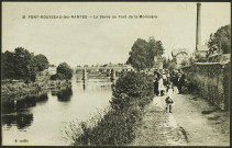 La Morinière. - La Sèvre passant sous le pont avec l'usine en arrière-plan.