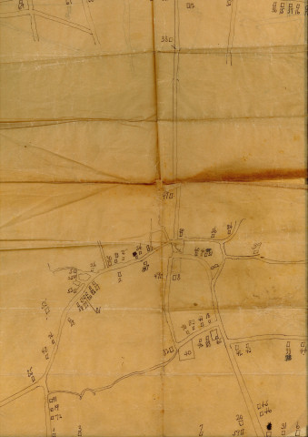 Armées américaines, présence à Rezé. - relations entre les Rezéens et les américains, entre l'État major et le Maire de Rezé et avec la Préfecture : lettres de réclamation, état des réclamations, état de logement et de cantonnement des troupes, état des sommes dues, correspondance, plan sur papier calque (représentant probablement les lieux de cantonnement des troupes américaines), 2 chèques de la "Garantuy trust compagny of New-York.