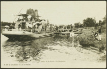 La Morinière. - Une hirondelle sur la Sèvre amarrée au ponton.