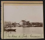 La Sèvre à Pont-Rousseau, au niveau du pont et des bateaux-lavoirs