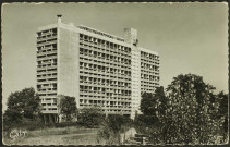 La Maison Radieuse, vue des façades sud et est.