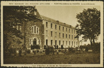 Les Naudières. - École apostolique Notre-Dame des missions africaines, la cour d'honneur et l'entrée de l'établissement.